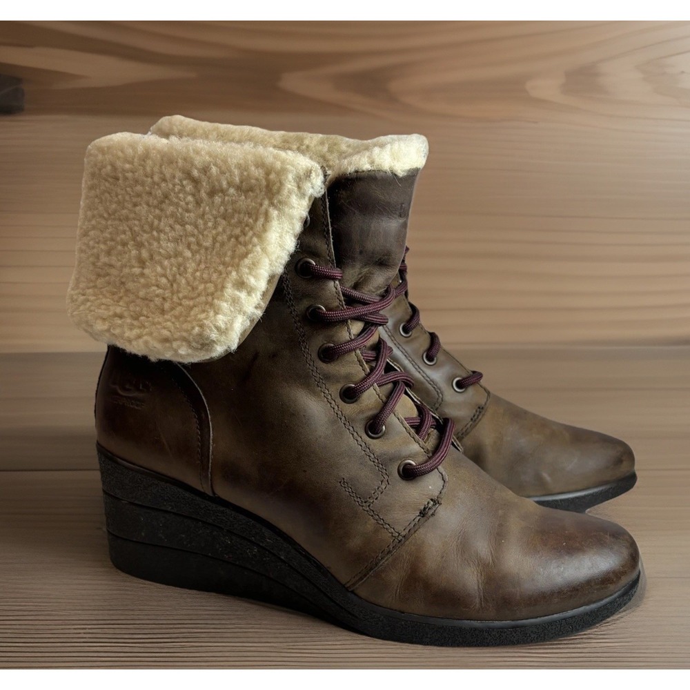 UGG Zea Wedge Boots 9 Brown Waterproof Shearling Lined Lace-up Gorpcore Punk